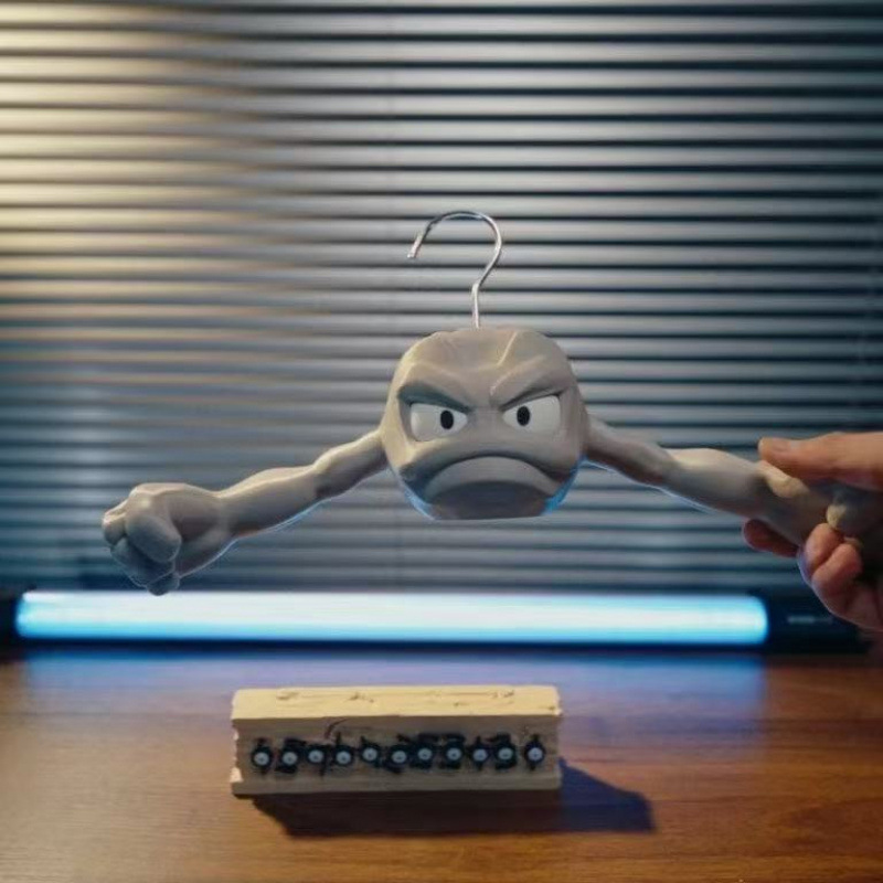 شماعات ملابس إبداعية بتصميم أن - مراجعة 3D Printing Action Figure وسعره