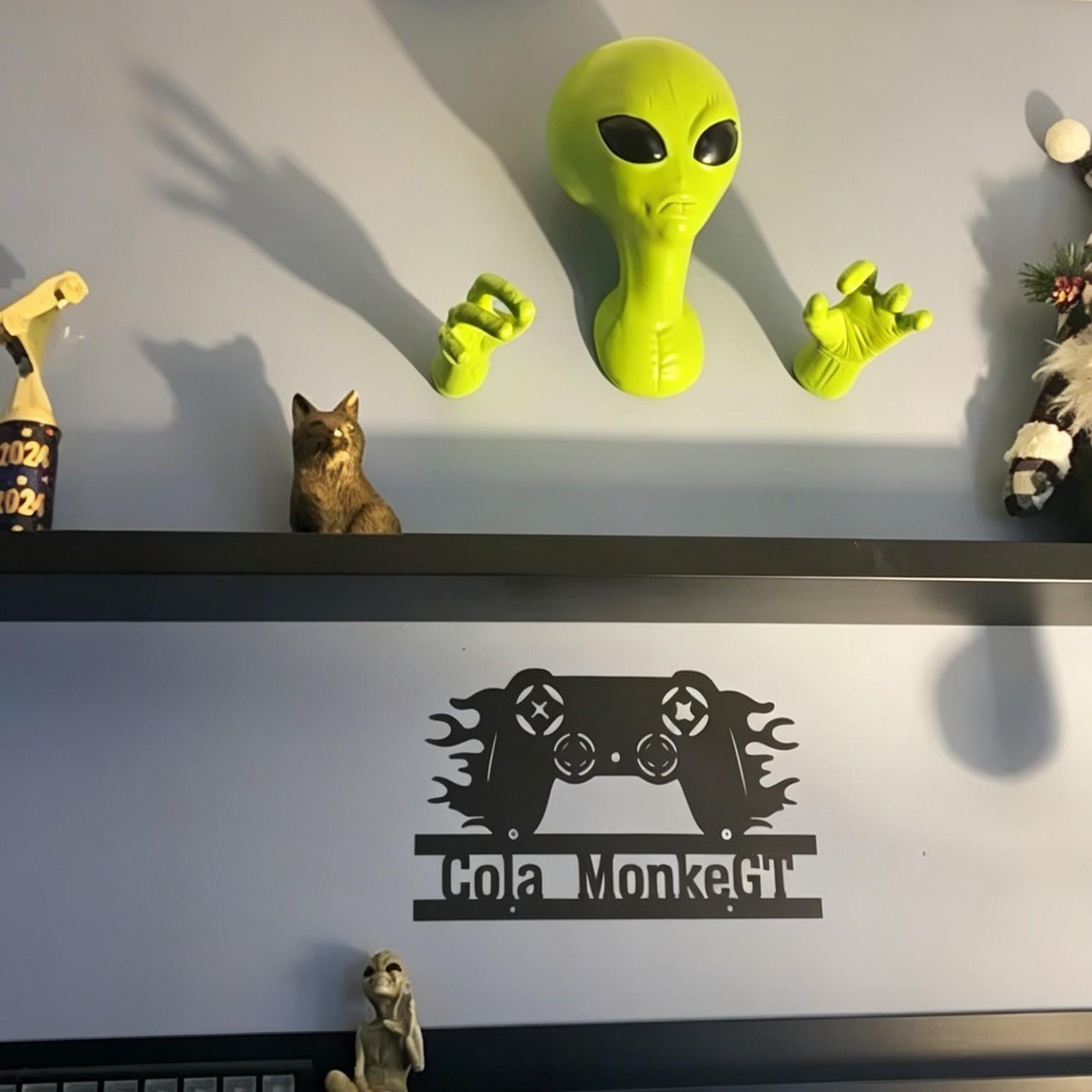قلادة فضائي أخضر، تمثال فضائي  - مراجعة 3D Printing Room وسعره